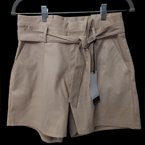Sofia Jeans by Sofia Vergara paper bag shorts NWT - Picture 2 of 9